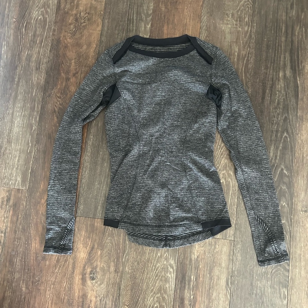 lululemon athletica Charcoal Long Sleeve Top